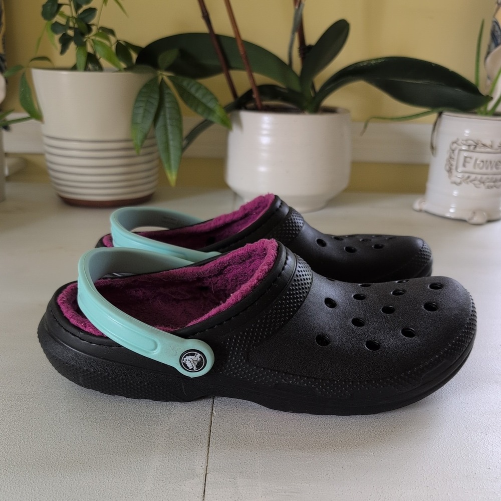 Crocs Classic Clogs Lined Women's 12 W12 M10 Moderate Wear, Dirty, Black Pink